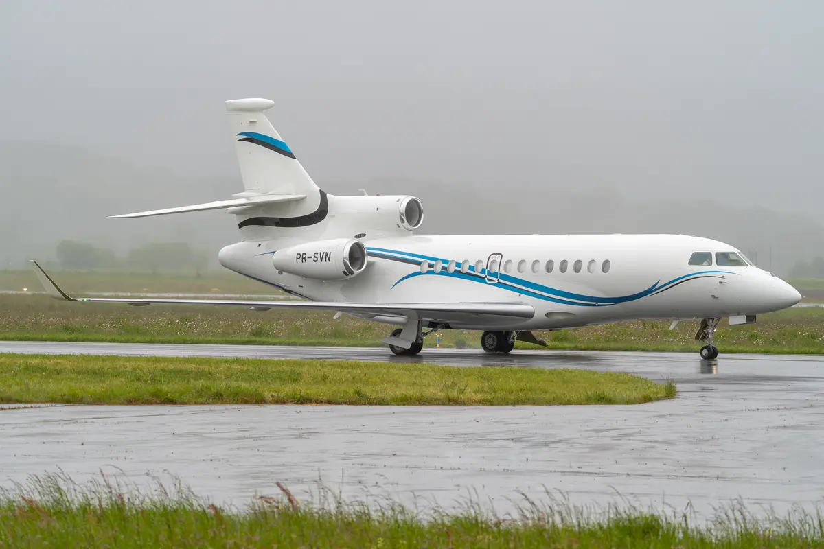 Dassault Falcon 7X private jet exterior