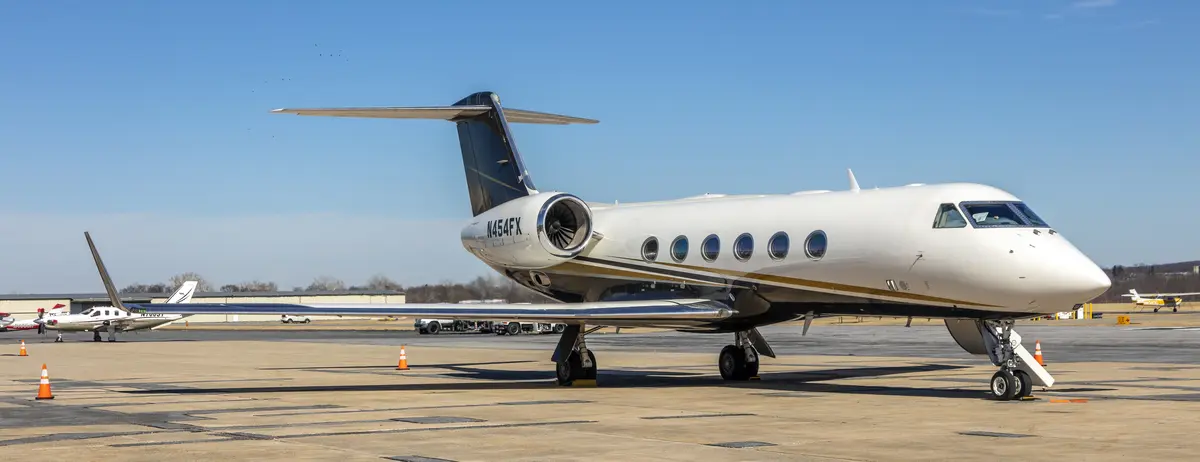 Gulfstream G450 private jet exterior