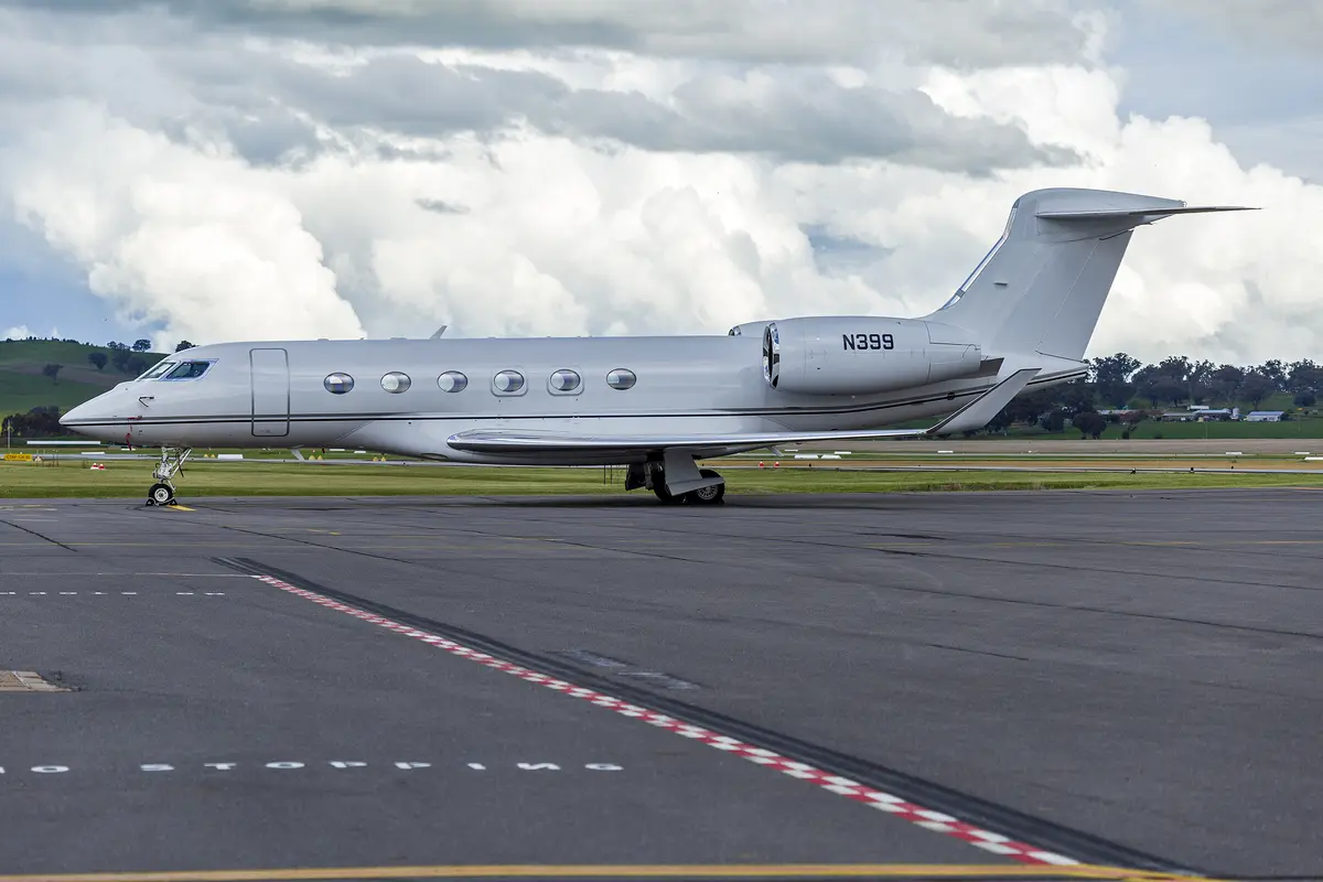 Gulfstream G500 private jet exterior