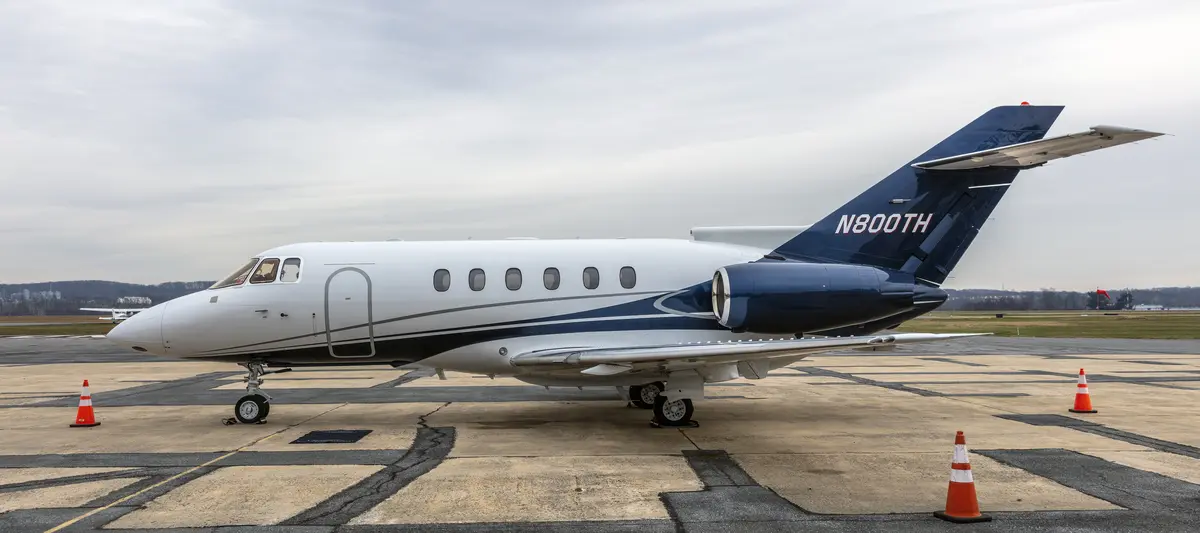 Hawker 800XP / 850XP private jet exterior