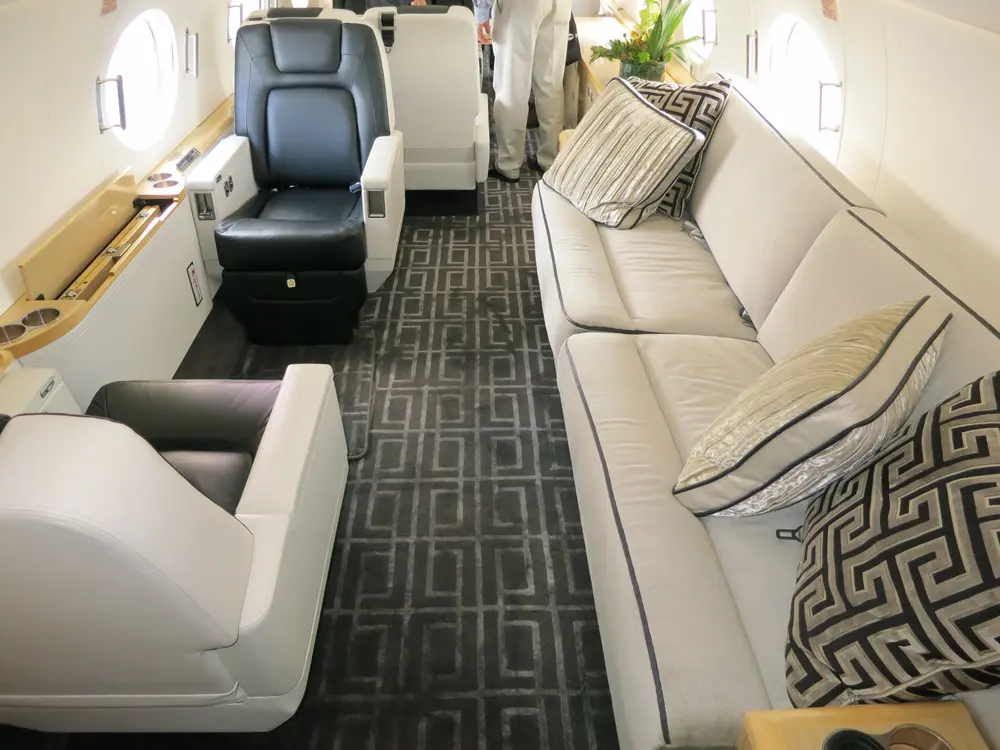 Gulfstream G550 business-jet cabin interior